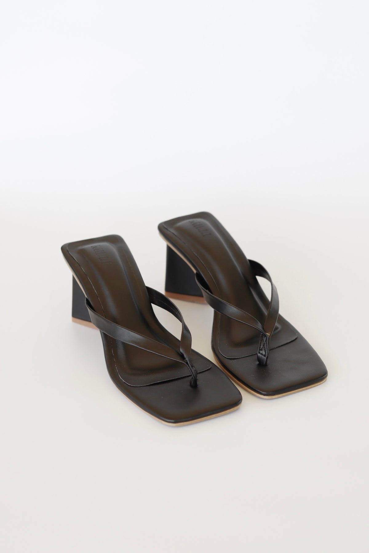 Milli Label Isla Heels in Black – MILLI LABEL