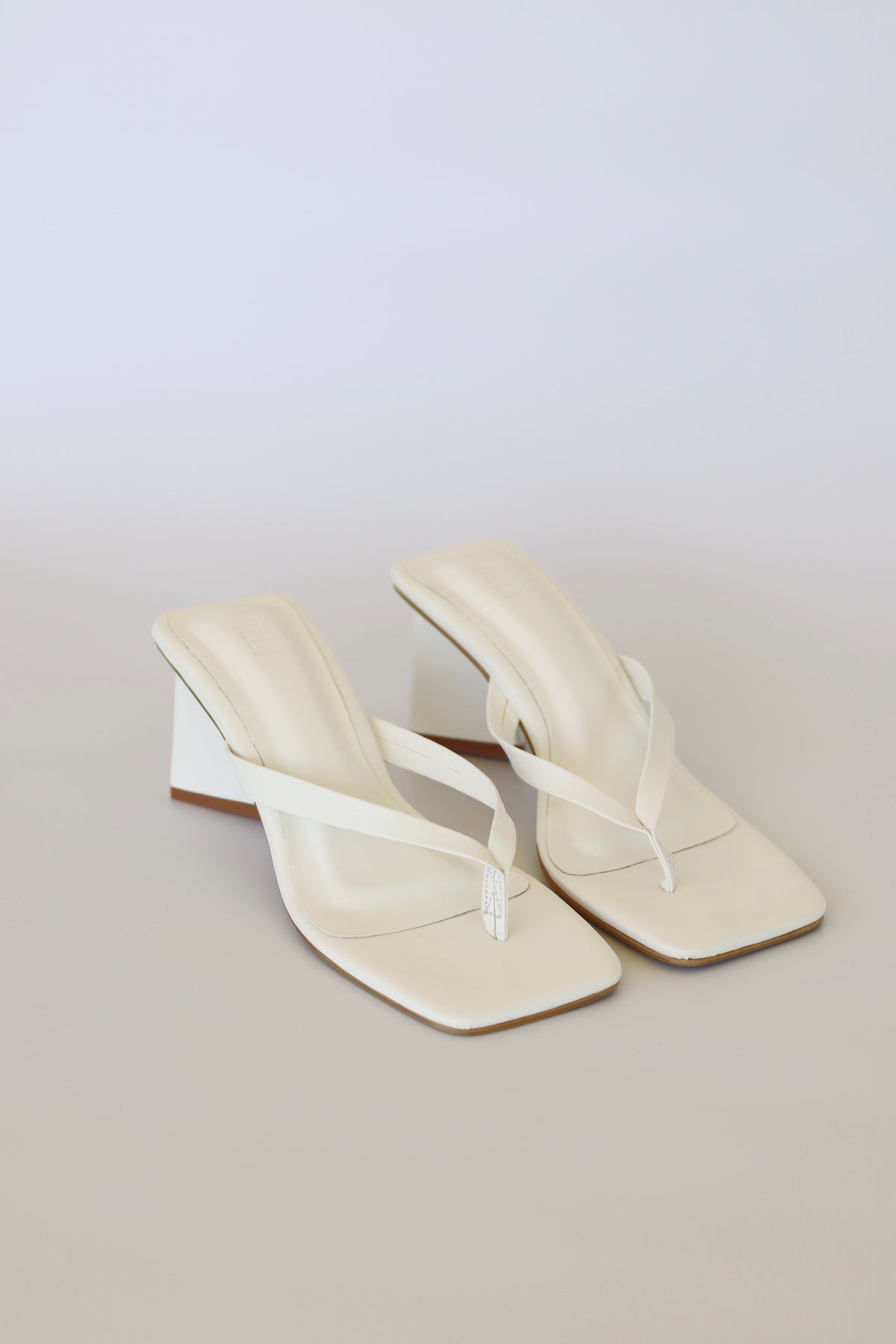 Milli Label Isla Heels in White – MILLI