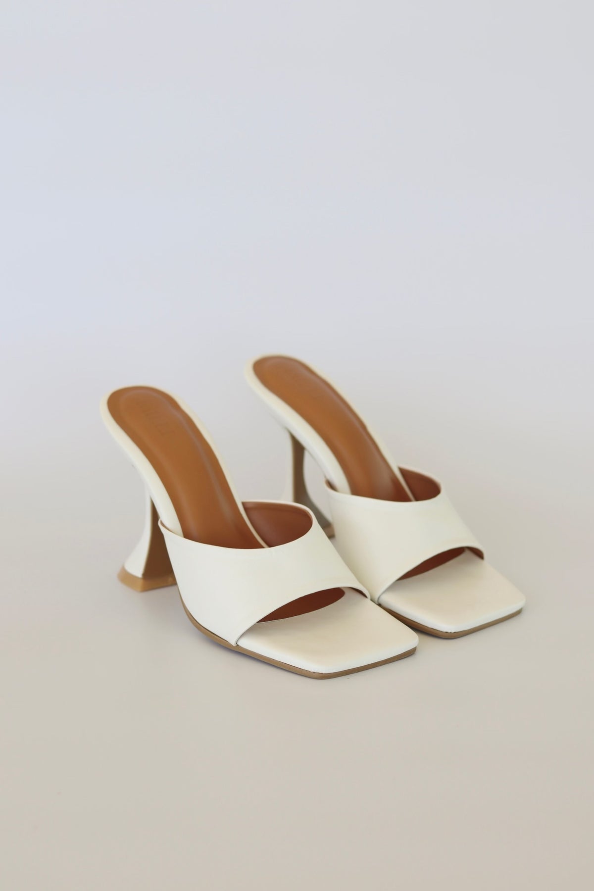 Milli Label Rosa Heels in White – MILLI LABEL